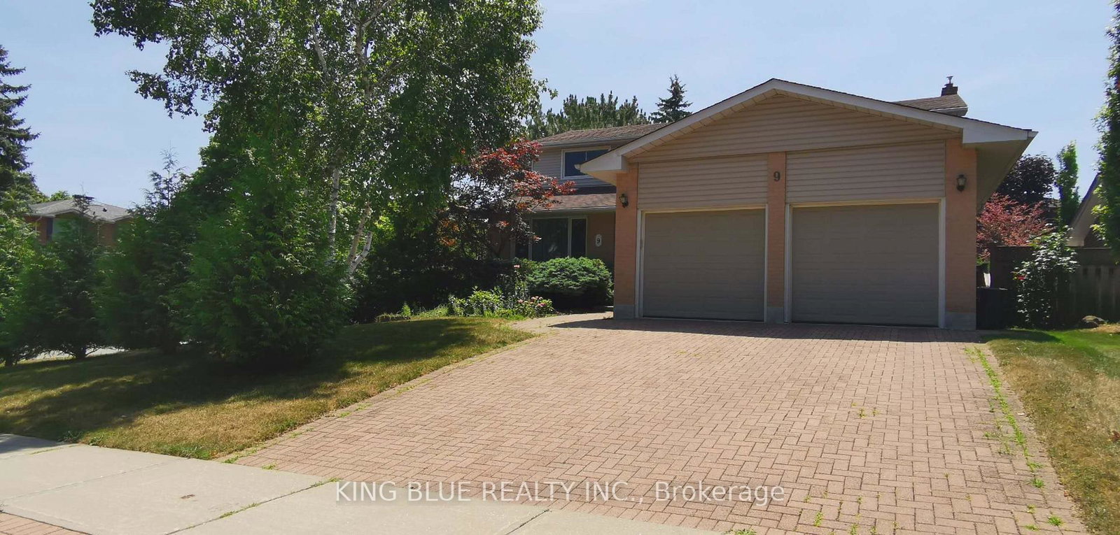 9-denlow-boulevard-north-york-ontario-c12316347
