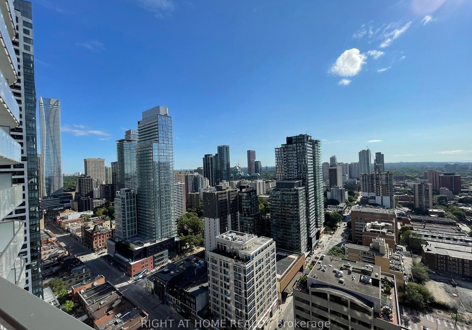 11-wellesley-street-e-e-toronto-ontario-c12316378