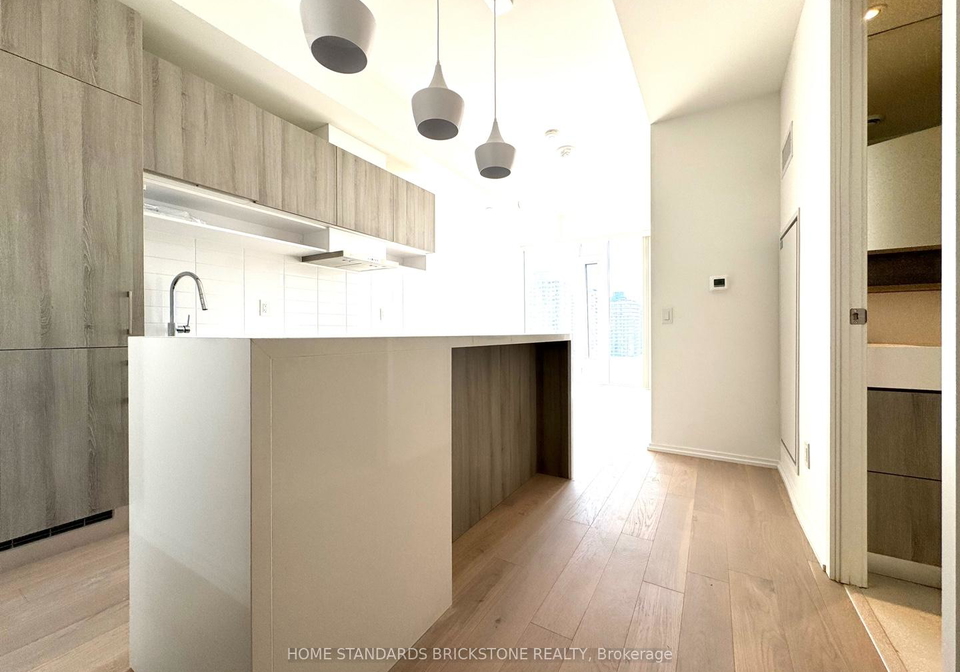 5-soudan-avenue-toronto-ontario-c12316460