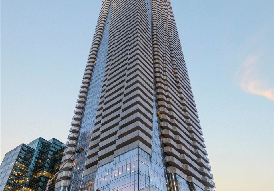 1-bloor-street-e-e-toronto-ontario-c12316495