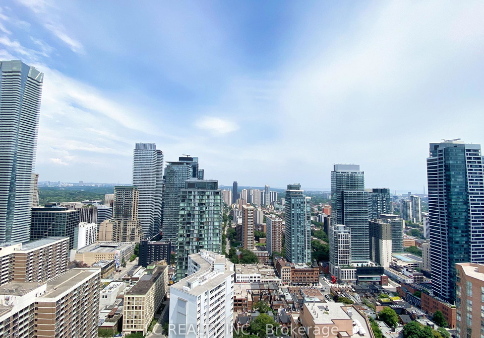 1080-bay-street-toronto-ontario-c12316520
