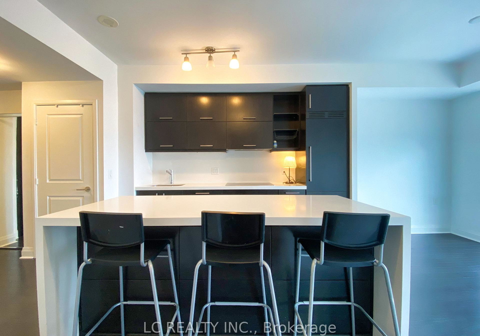 1080-bay-street-toronto-ontario-c12316520