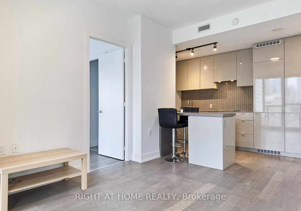 7-grenville-street-toronto-ontario-c12316531