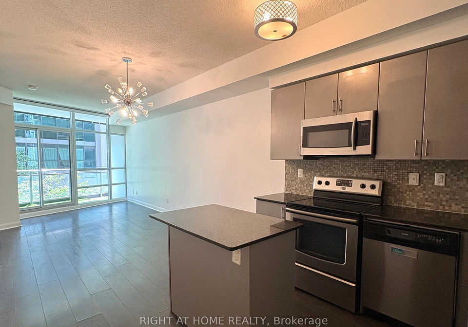 15-bruyeres-mews-toronto-ontario-c12316619