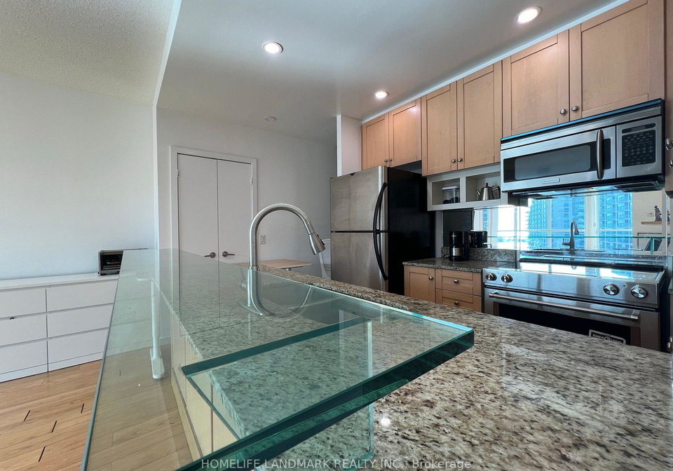 8-york-street-toronto-ontario-c12316654