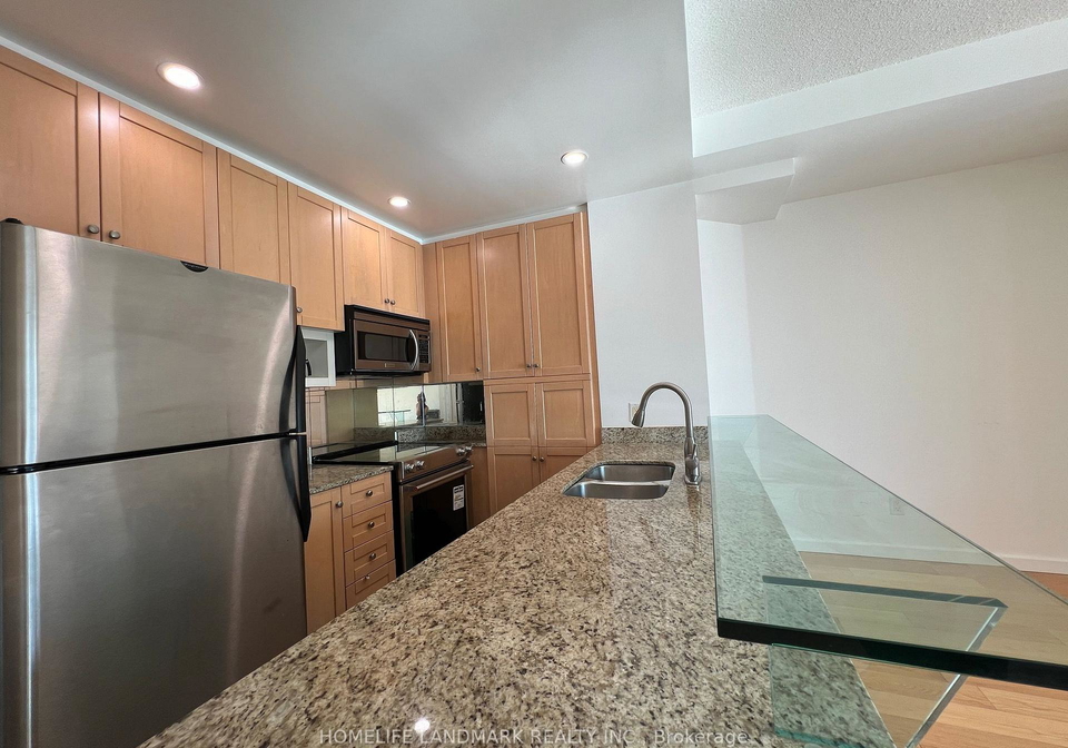8-york-street-toronto-ontario-c12316654