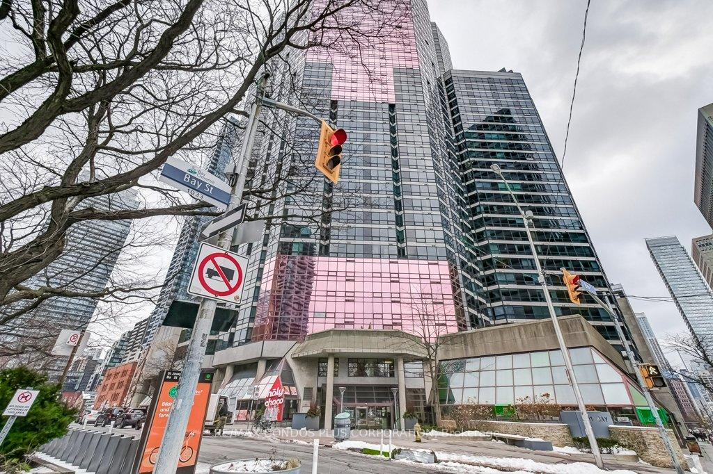 1001-bay-street-toronto-ontario-c12316997