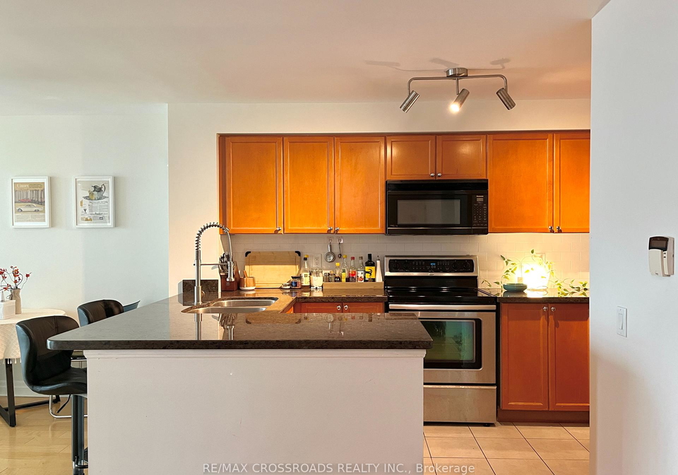 21-hillcrest-avenue-north-york-ontario-c12317578