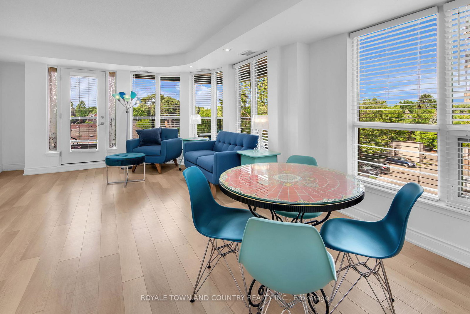 760-sheppard-avenue-w-w-toronto-ontario-c12317676