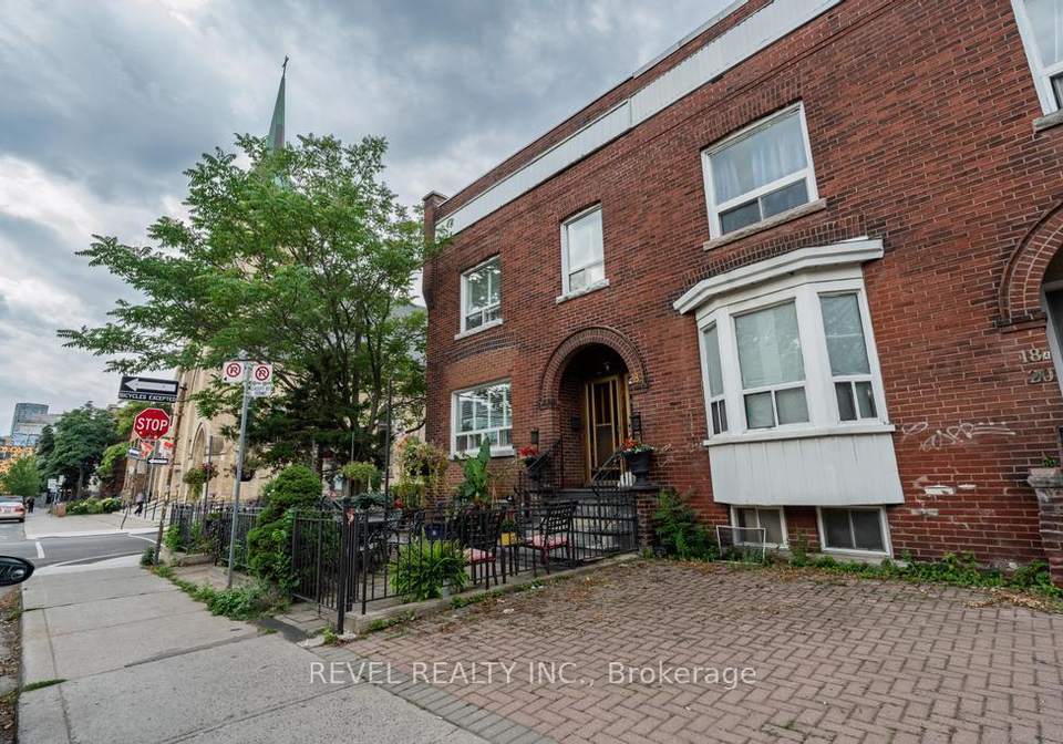 16a-denison-avenue-toronto-ontario-c12317714