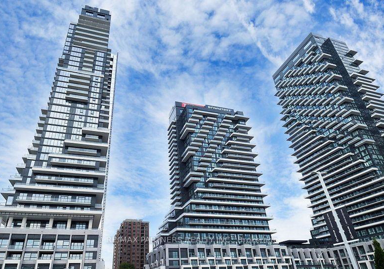 30-inn-on-the-park-drive-north-york-ontario-c12317884