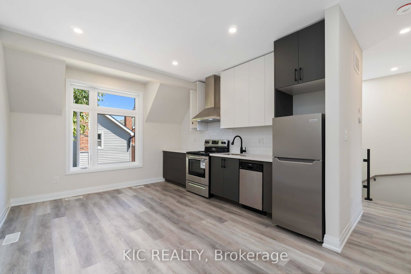 18-somerset-avenue-toronto-ontario-c12317954