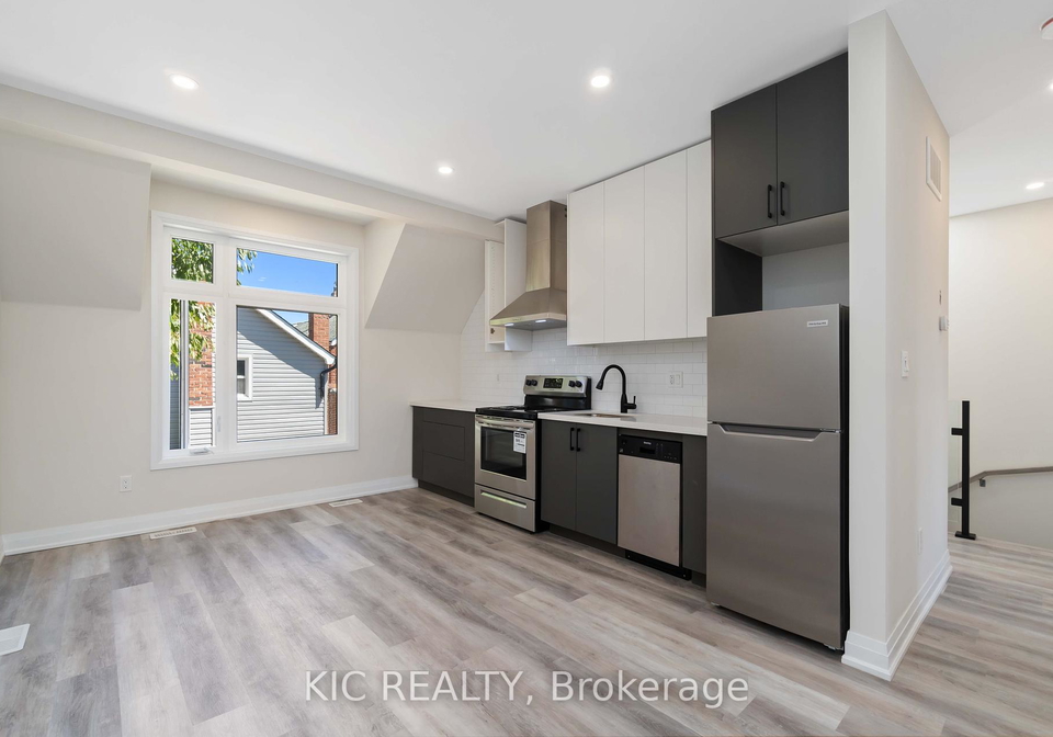 18-somerset-avenue-toronto-ontario-c12317954