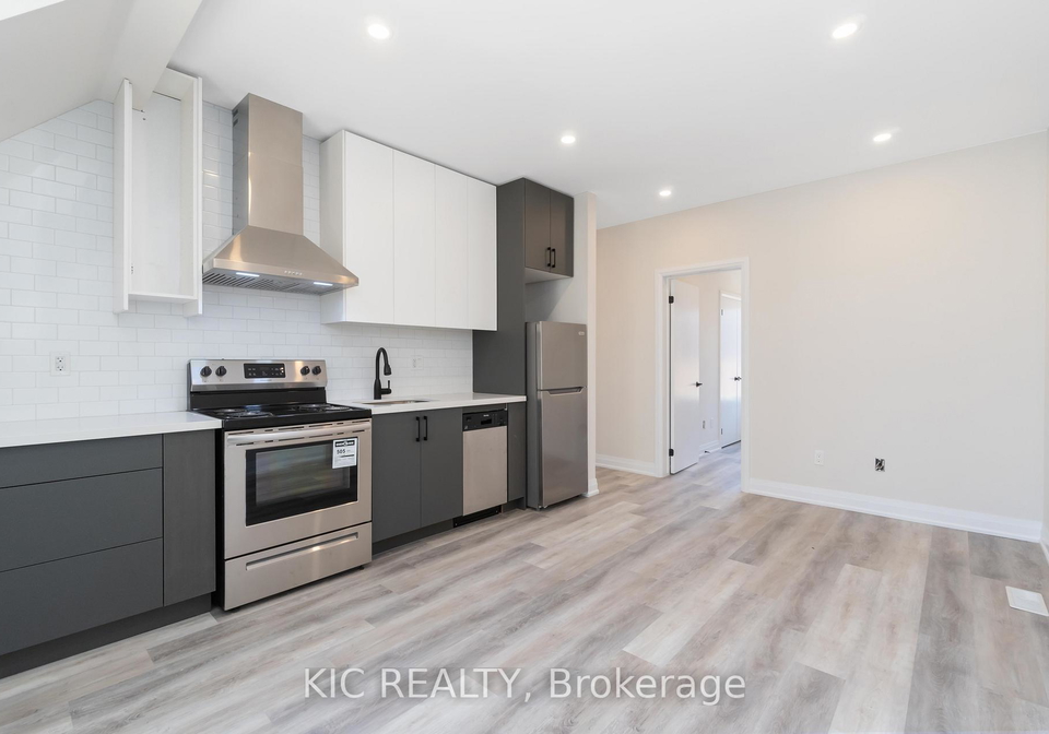 18-somerset-avenue-toronto-ontario-c12317954