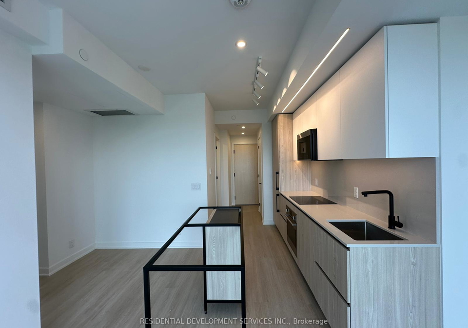 699-sheppard-avenue-e-e-north-york-ontario-c12318007