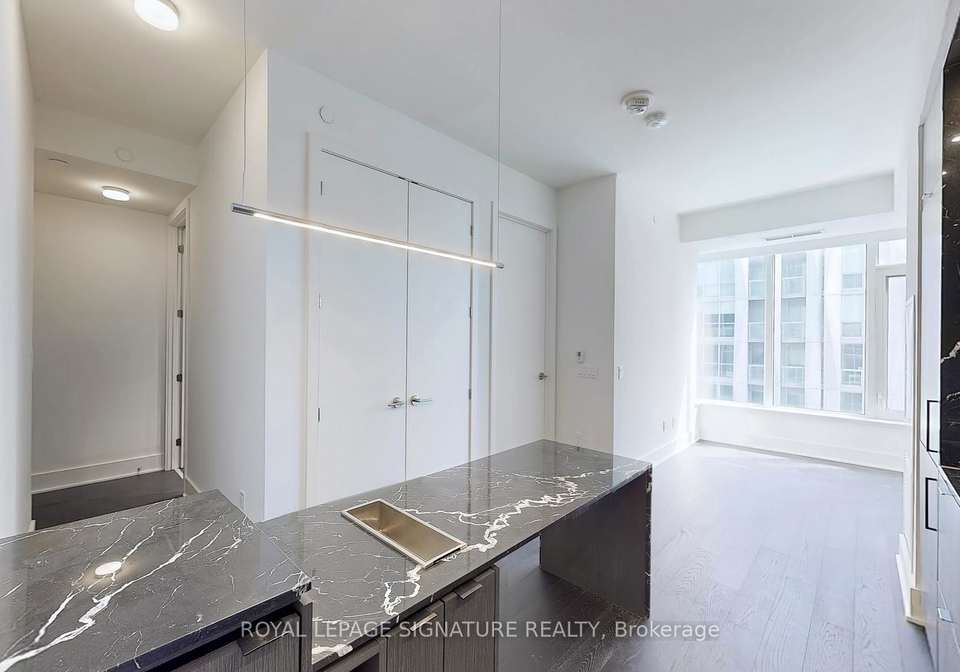 11-yorkville-avenue-toronto-ontario-c12318012