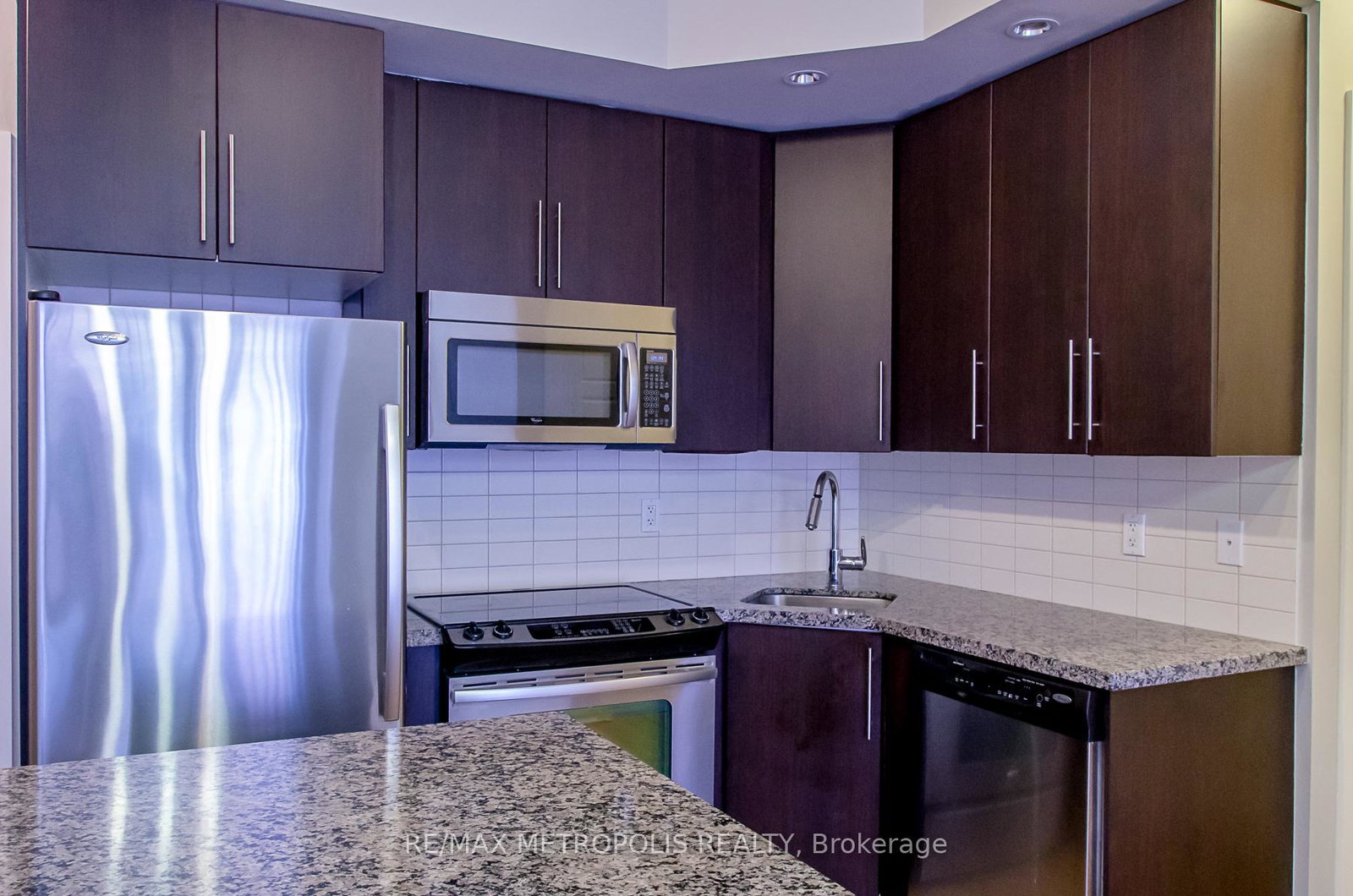 28-linden-street-toronto-ontario-c12318042
