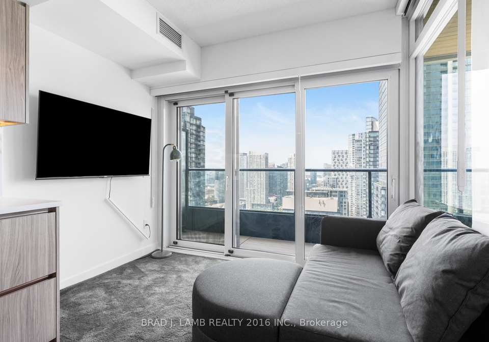 3-concord-cityplace-way-n-n-toronto-ontario-c12318102