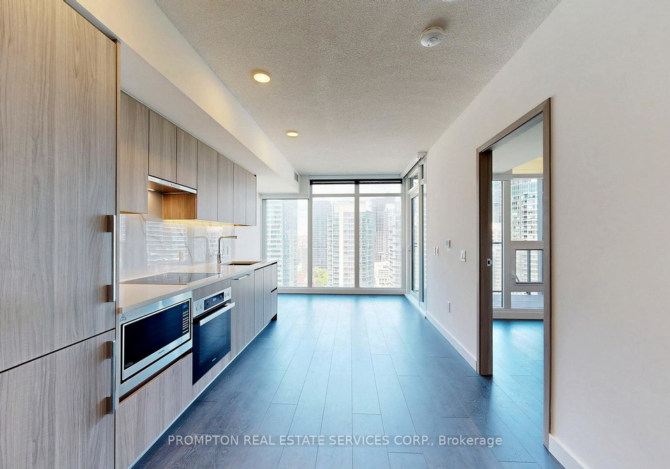 1-concord-cityplace-way-toronto-ontario-c12318122