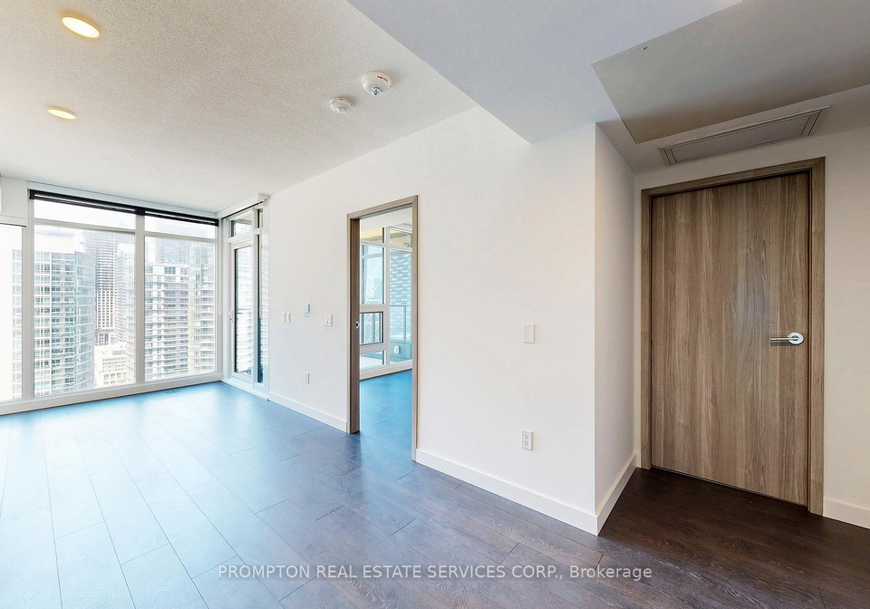 1-concord-cityplace-way-toronto-ontario-c12318122