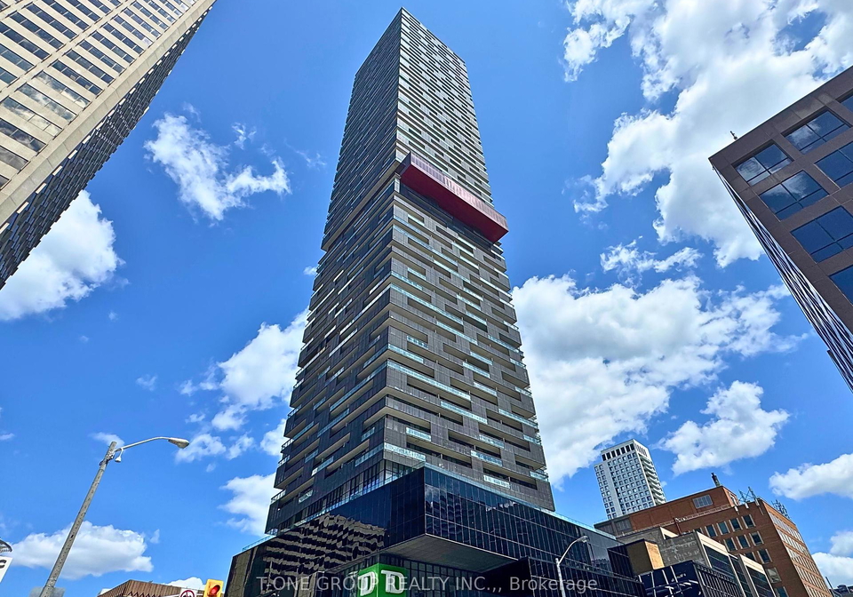 8-eglinton-avenue-e-e-toronto-ontario-c12318504