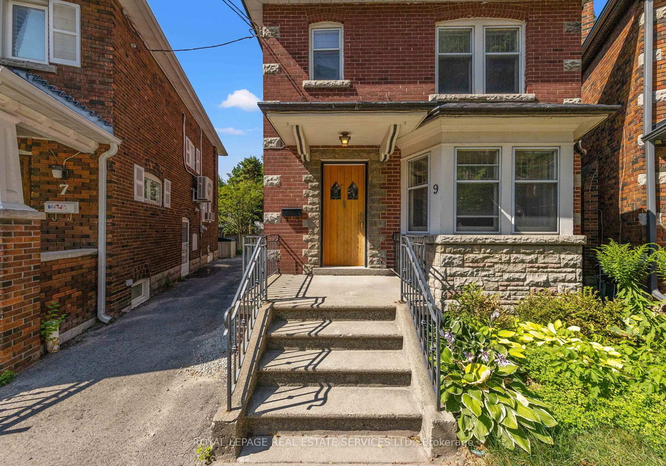 9-duplex-crescent-toronto-ontario-c12318940