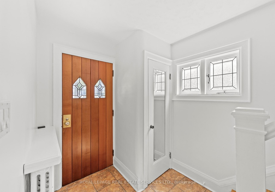 9-duplex-crescent-toronto-ontario-c12318940