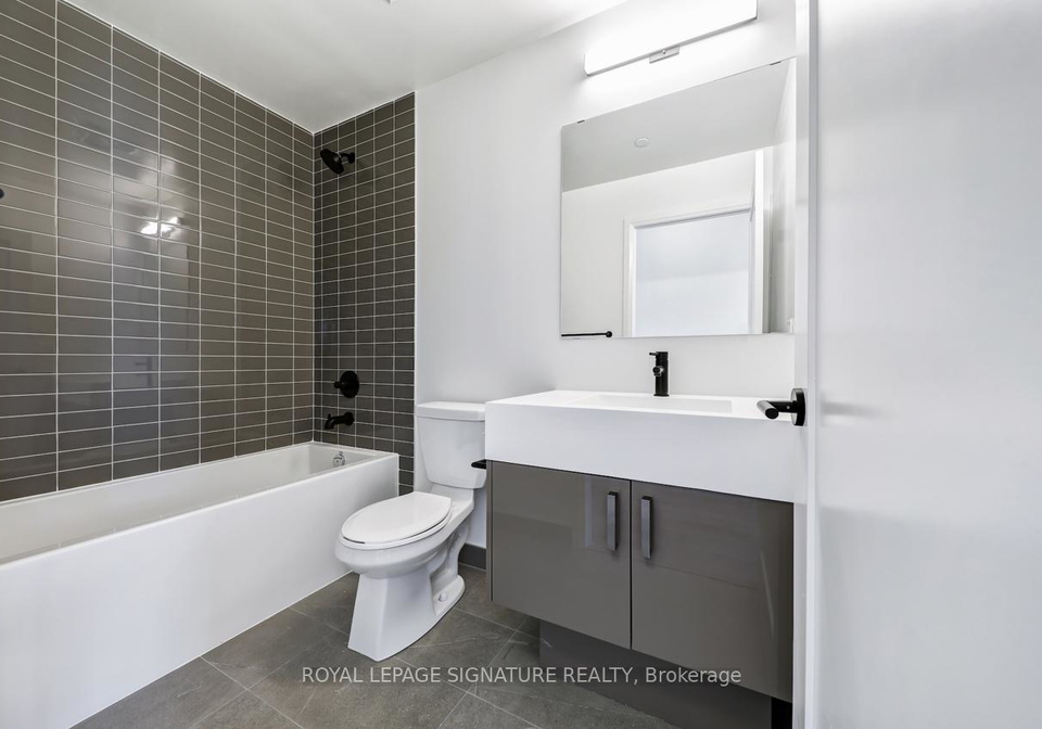 292-dundas-street-w-w-toronto-ontario-c12320170