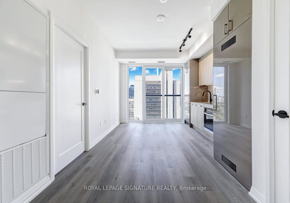 292-dundas-street-w-w-toronto-ontario-c12320170