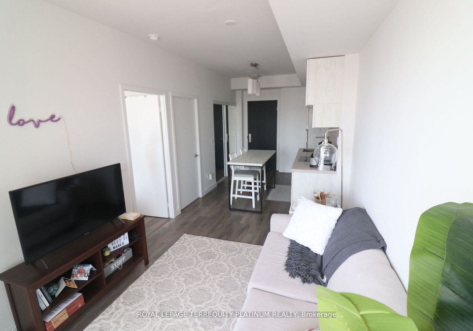8-eglinton-avenue-e-e-toronto-ontario-c12320369