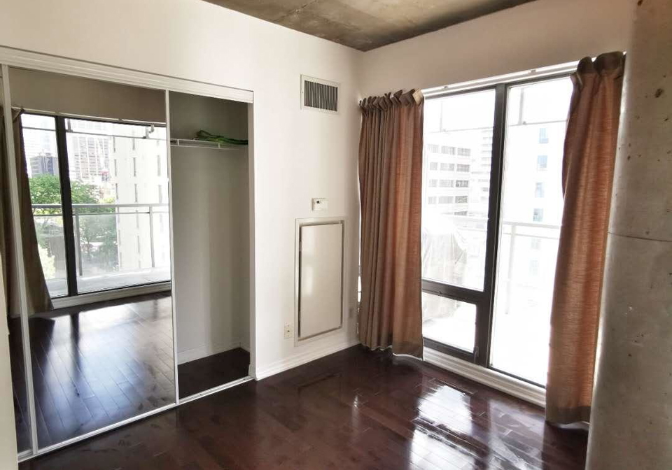 22-wellesley-street-e-e-toronto-ontario-c12320373