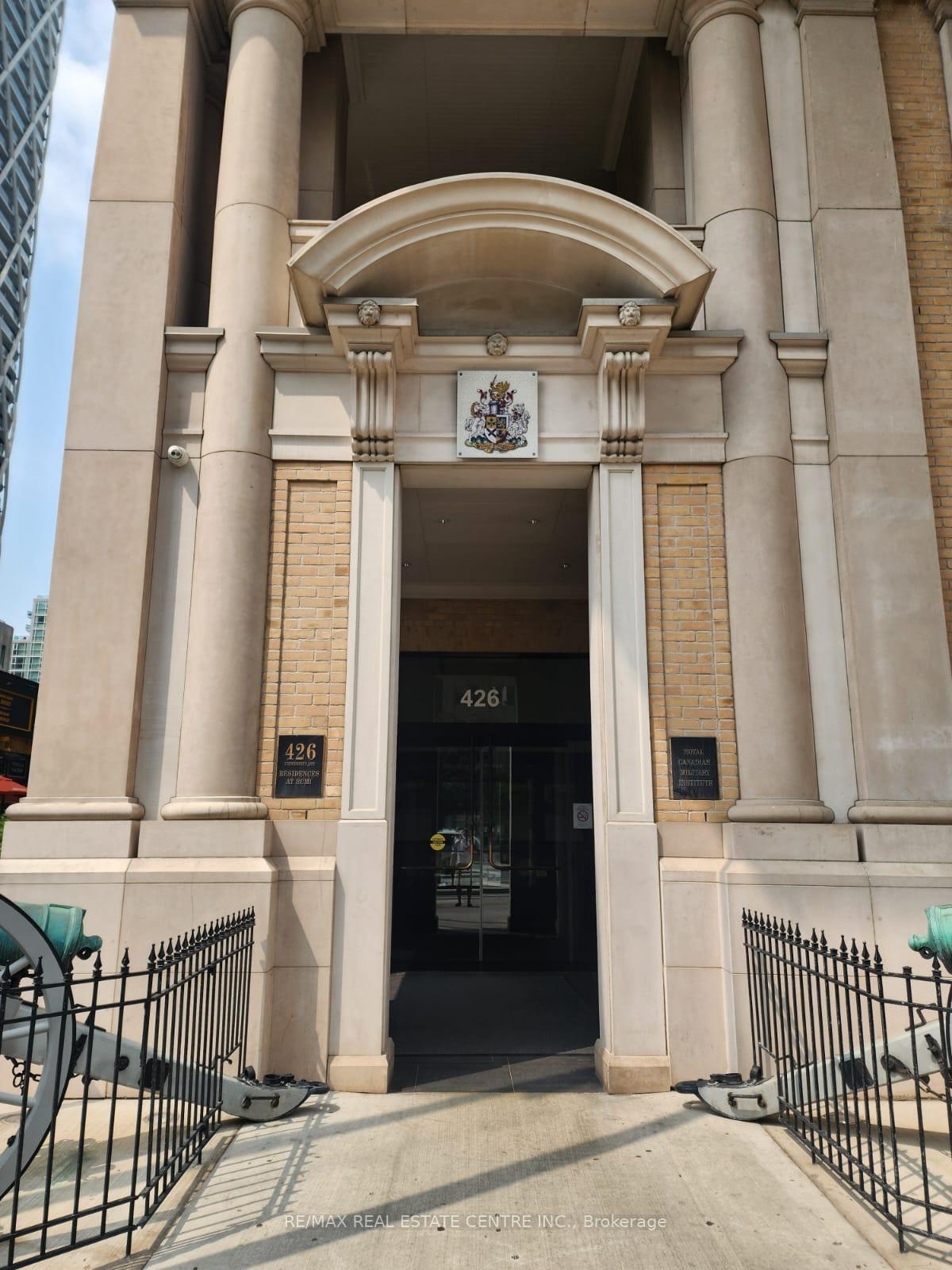 426-university-avenue-toronto-ontario-c12320427