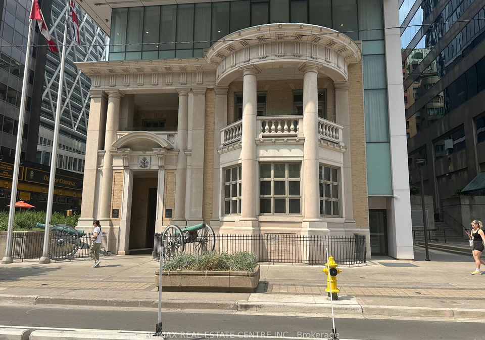 426-university-avenue-toronto-ontario-c12320427