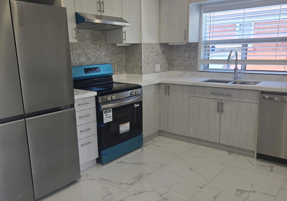 31-madawaska-avenue-north-york-ontario-c12320511