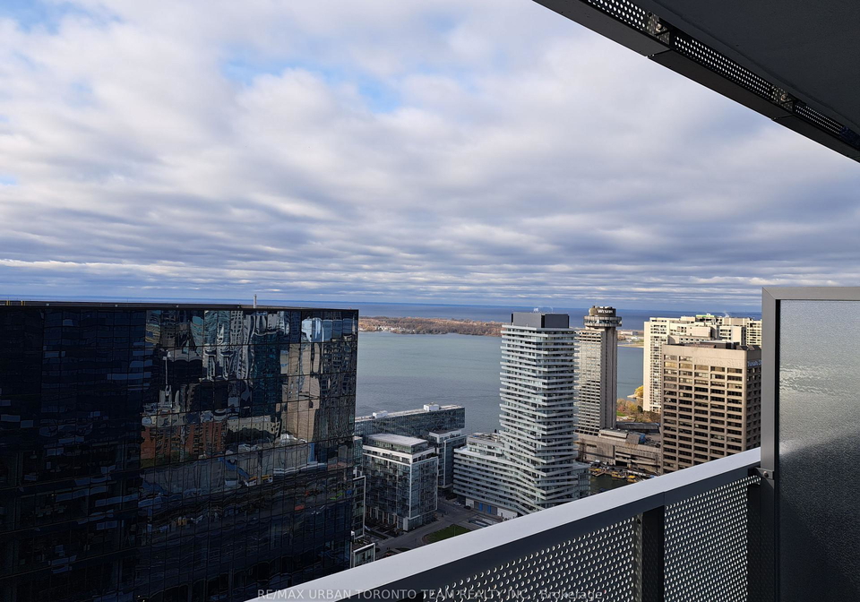 138-downes-street-toronto-ontario-c12320637