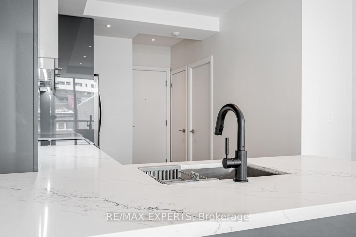 18-beverley-street-toronto-ontario-c12320647