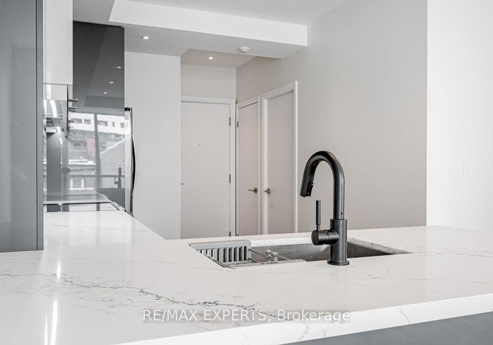 18-beverley-street-toronto-ontario-c12320647