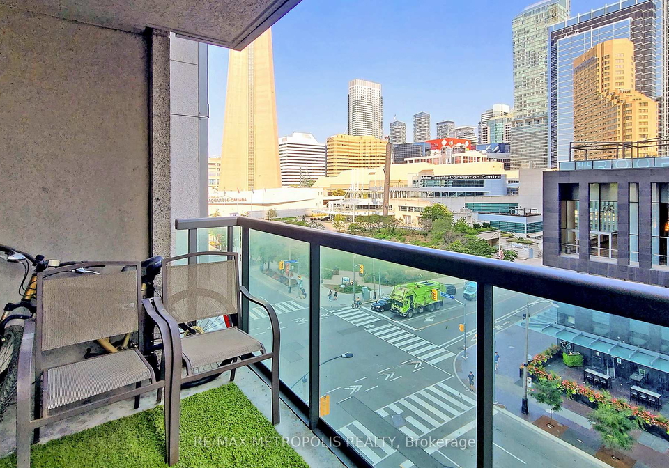 51-lower-simcoe-street-toronto-ontario-c12320671