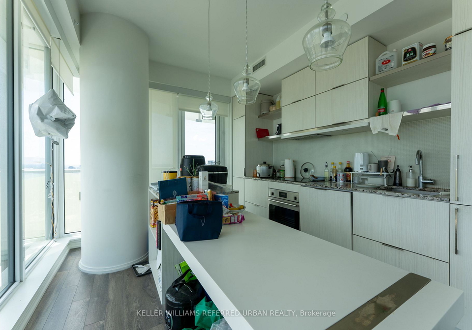 197-yonge-street-toronto-ontario-c12320690