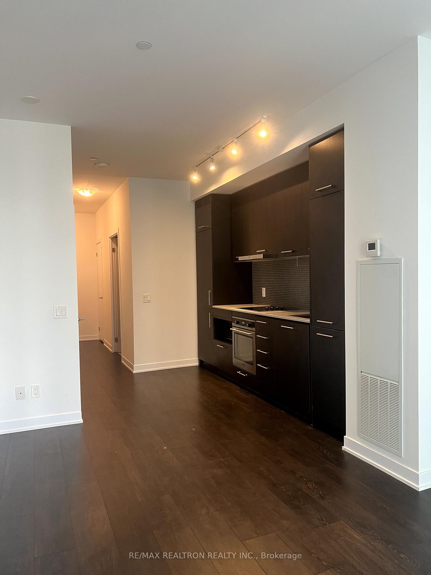 87-peter-street-toronto-ontario-c12320794
