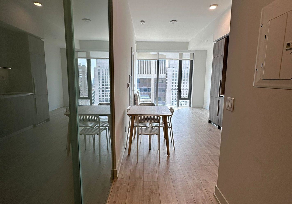 8-cumberland-street-toronto-ontario-c12321020