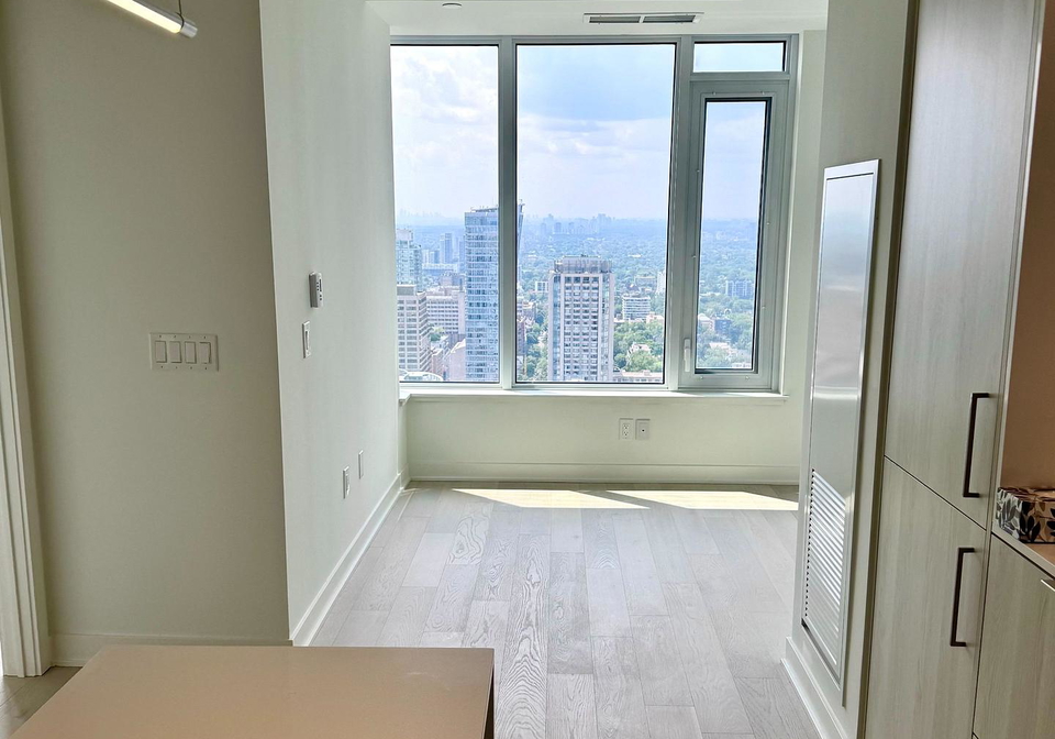 11-yorkville-avenue-toronto-ontario-c12321360