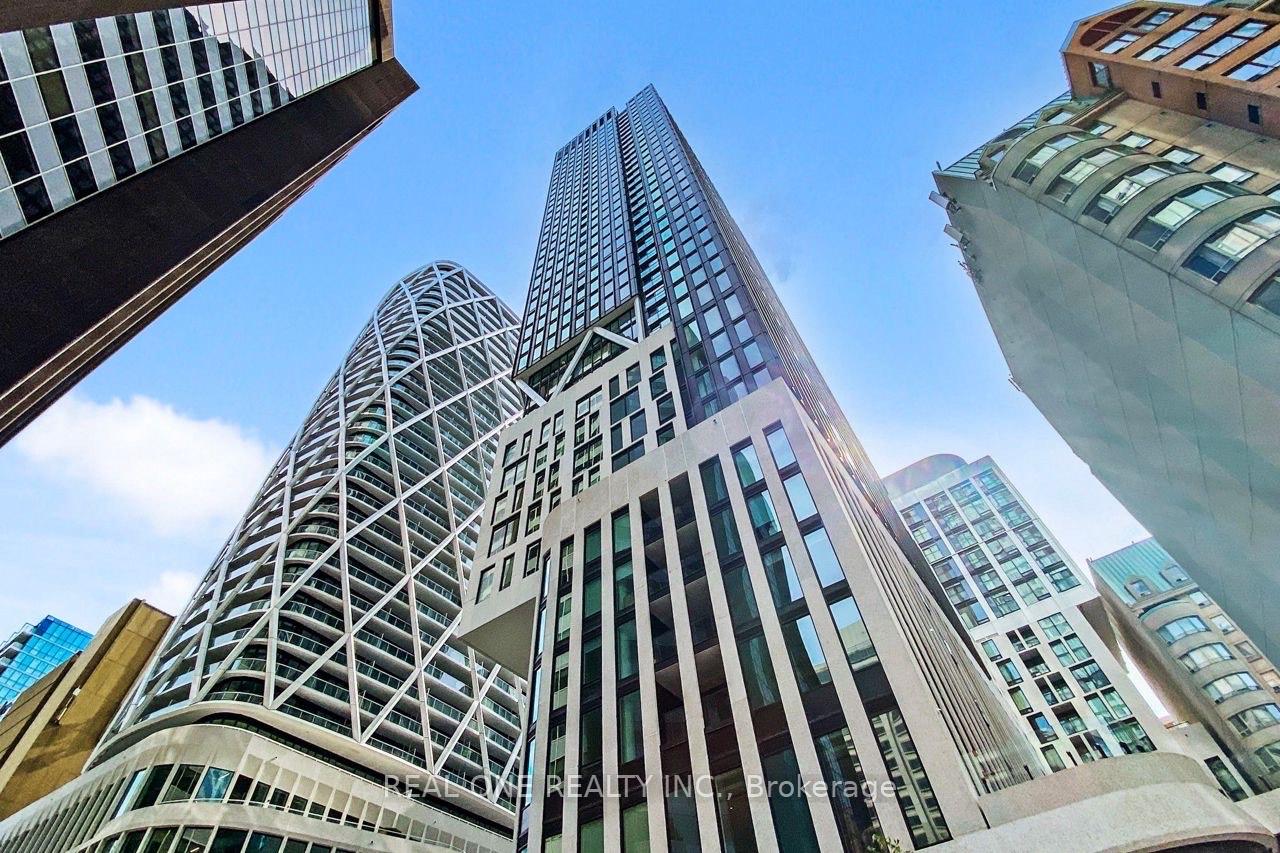 238-simcoe-street-toronto-ontario-c12321433