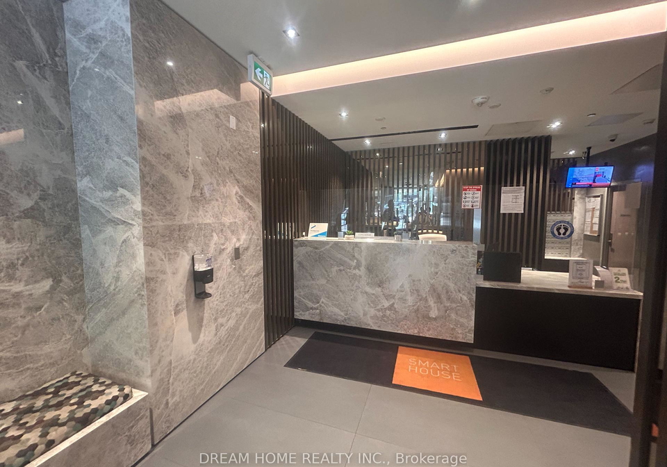 215-queen-street-w-w-toronto-ontario-c12321631