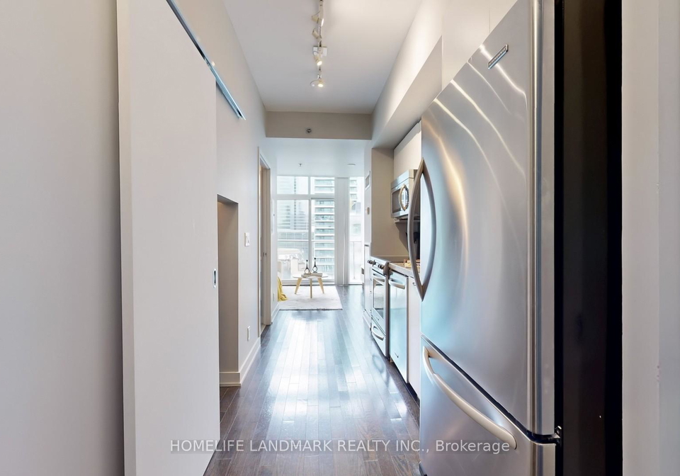 21-nelson-street-toronto-ontario-c12321645