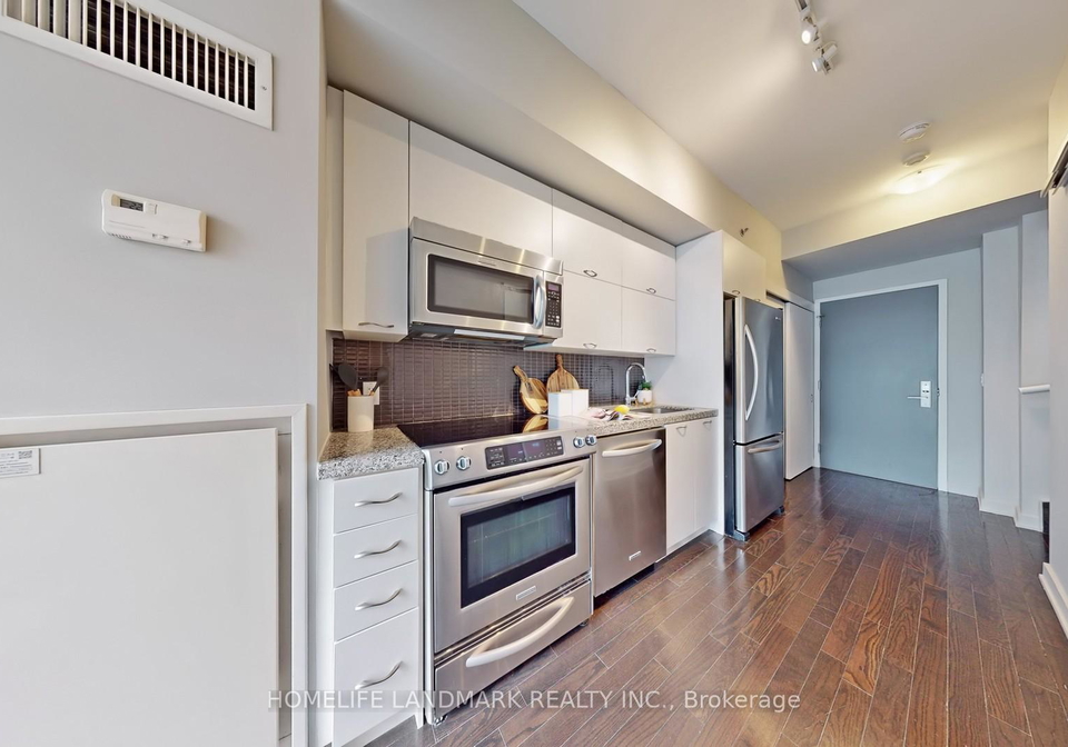 21-nelson-street-toronto-ontario-c12321645