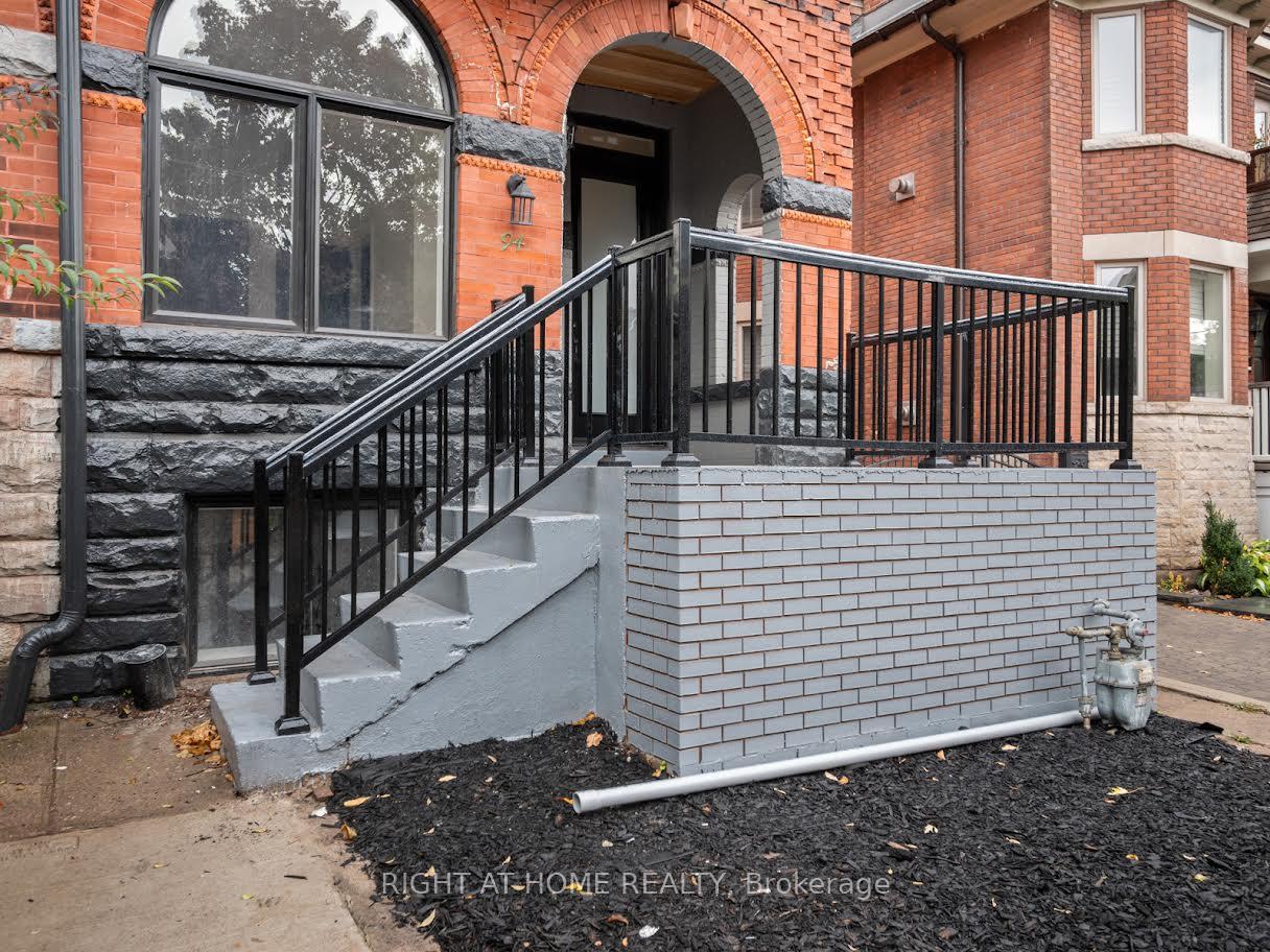 94-concord-avenue-toronto-ontario-c12321744