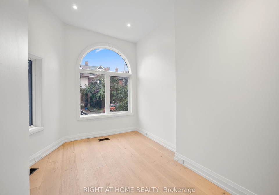 94-concord-avenue-toronto-ontario-c12321744