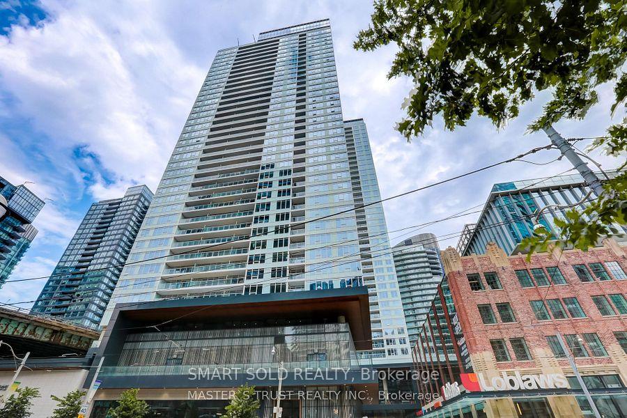 19-bathurst-street-toronto-ontario-c12322374