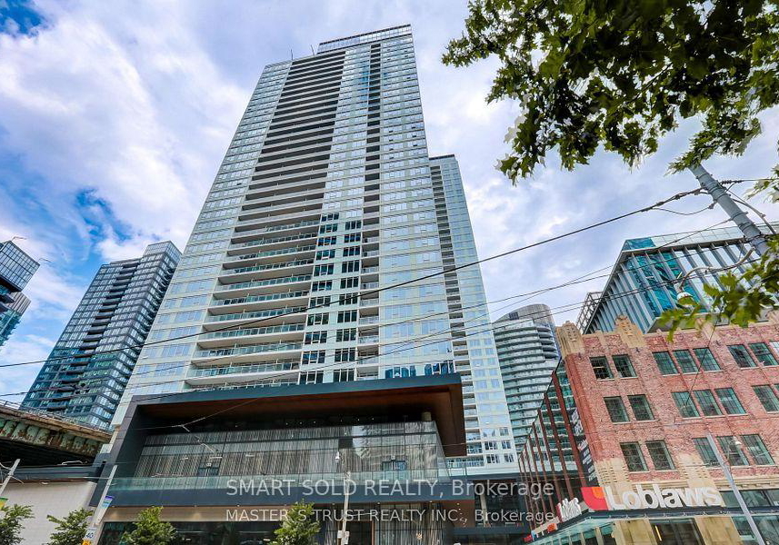 19-bathurst-street-toronto-ontario-c12322374